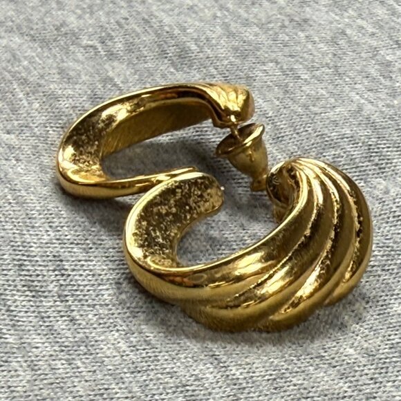 Vintage Gold-Tone Textured Hoop Earrings By Monet Pierced Post Women Jewelry - Picture 15 of 16